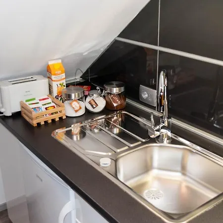 公寓 Lovely & Cosy With Wifi & Free Parking 卢布尔雅那