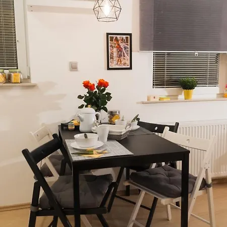 Lovely & Cosy With Wifi & Free Parking